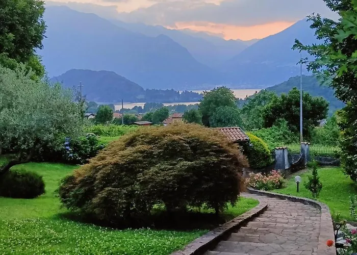 Homestay With View Colico