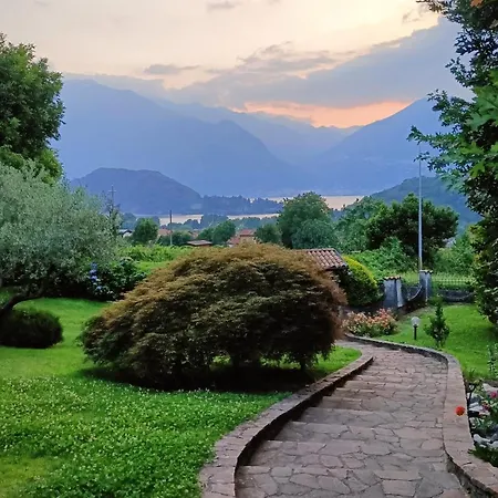 Homestay With View Colico